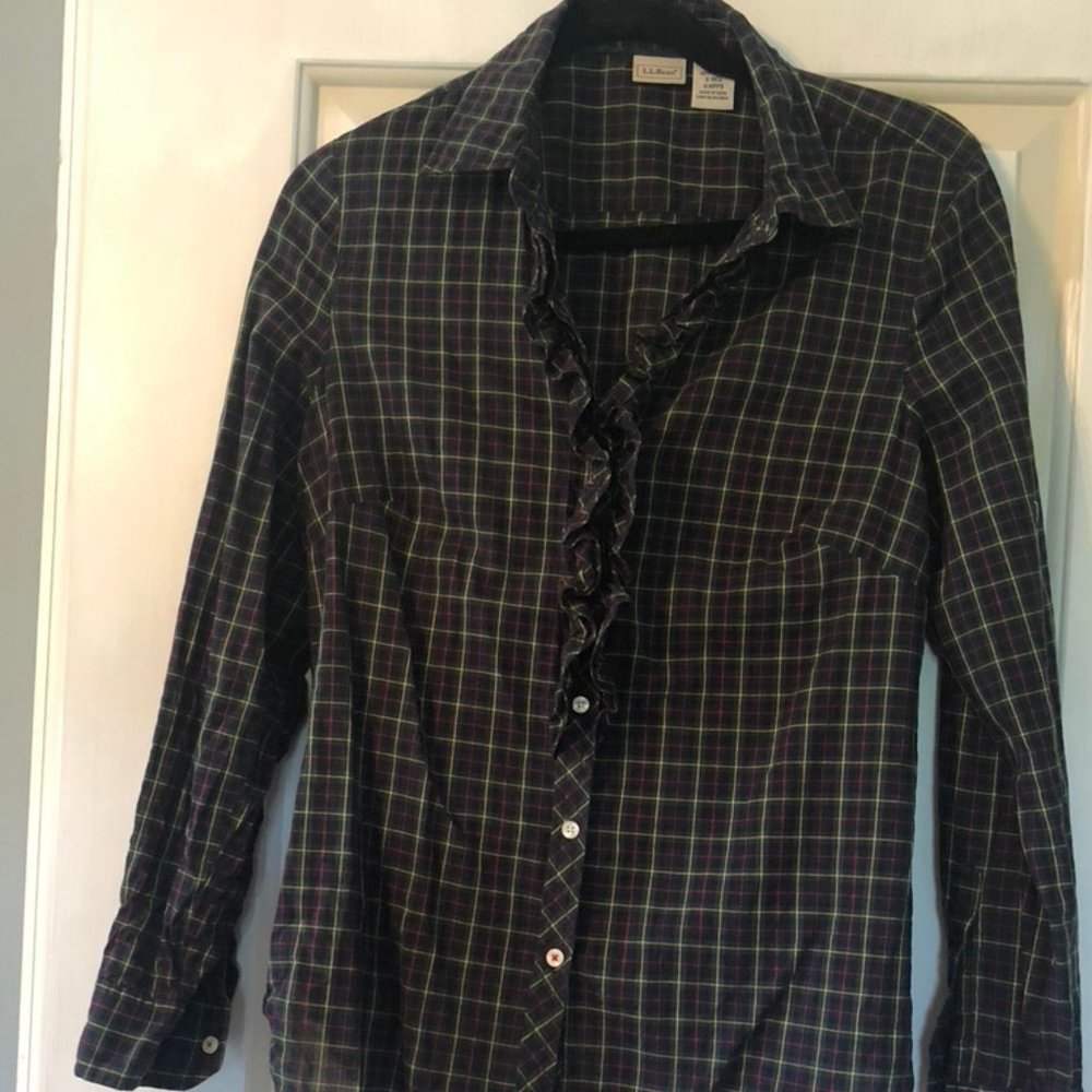 LL BEAN BUTTON DOWN SHIRT SMALL RUFFLE